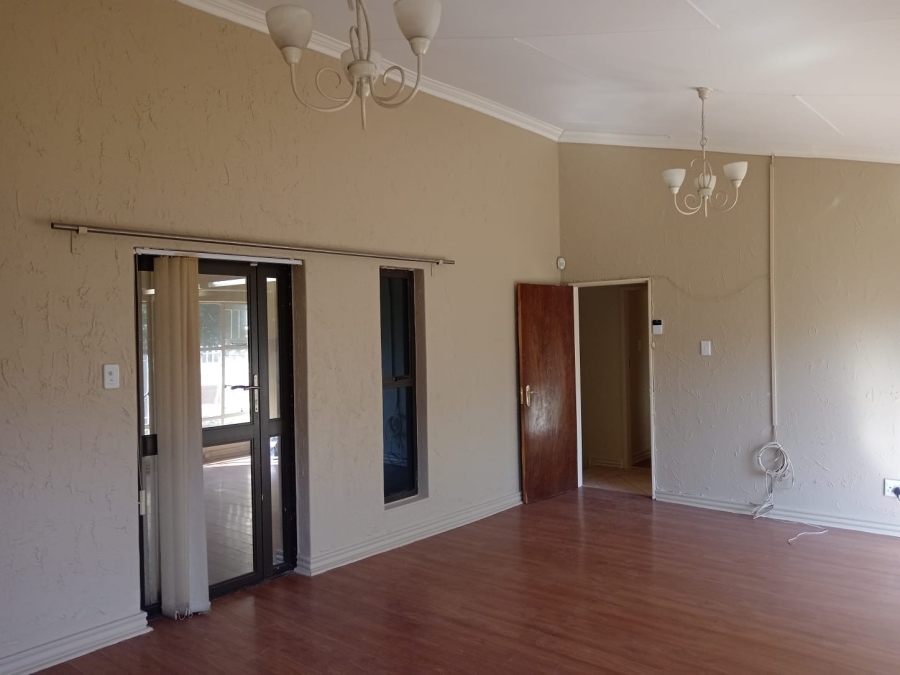 To Let 3 Bedroom Property for Rent in Safari Gardens North West